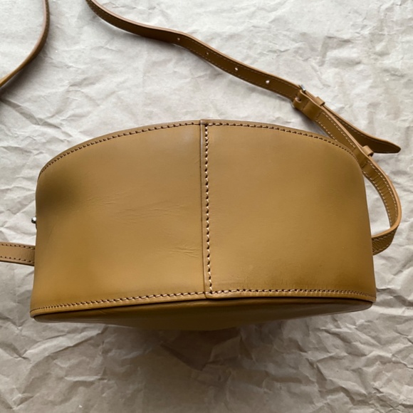 PB 0110 Round Cross-Body Bag - Picture 8 of 10